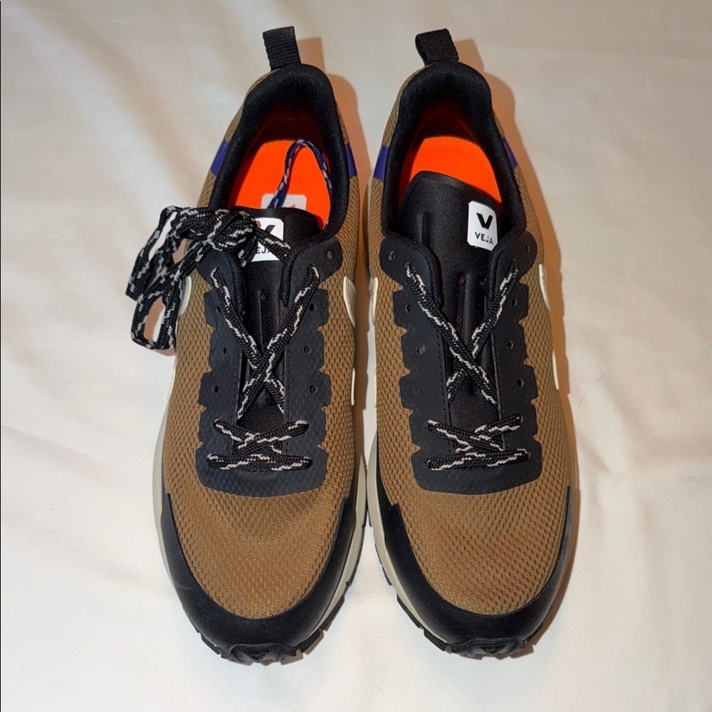 Veja Dekkan Men's Sneakers in Brown and Black NEVER WORN